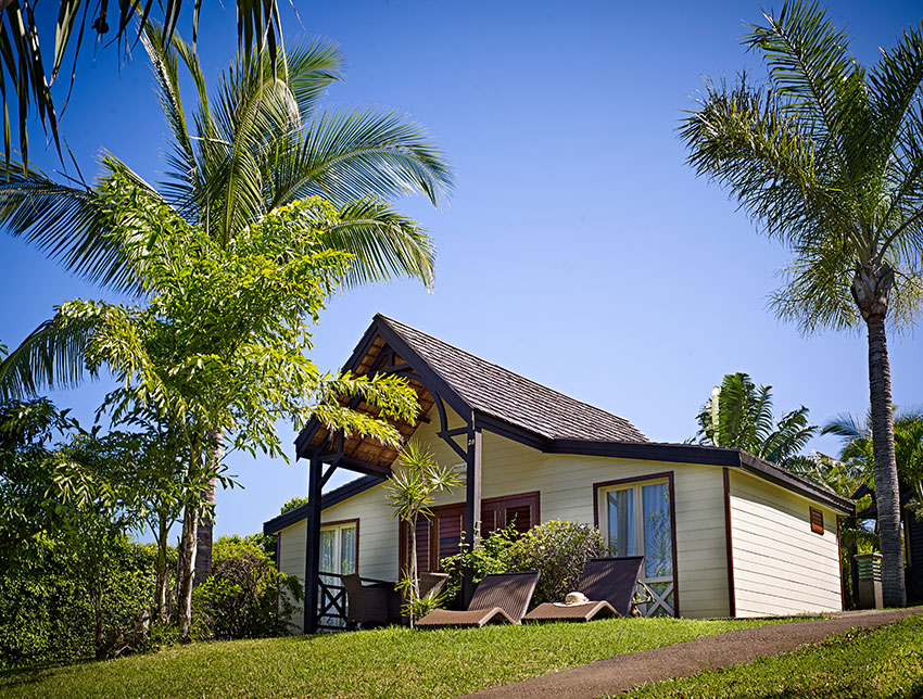 Implantation d'un bungalow Famille dans les jardins