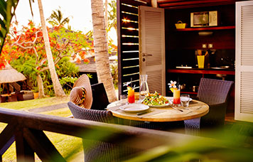 La terrasse du bungalow Kitchenette, ILOHA Seaview Hotel 3*, île de la Réunion