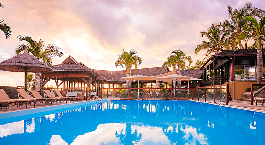 Iloha Seaview Hotel swimming pool